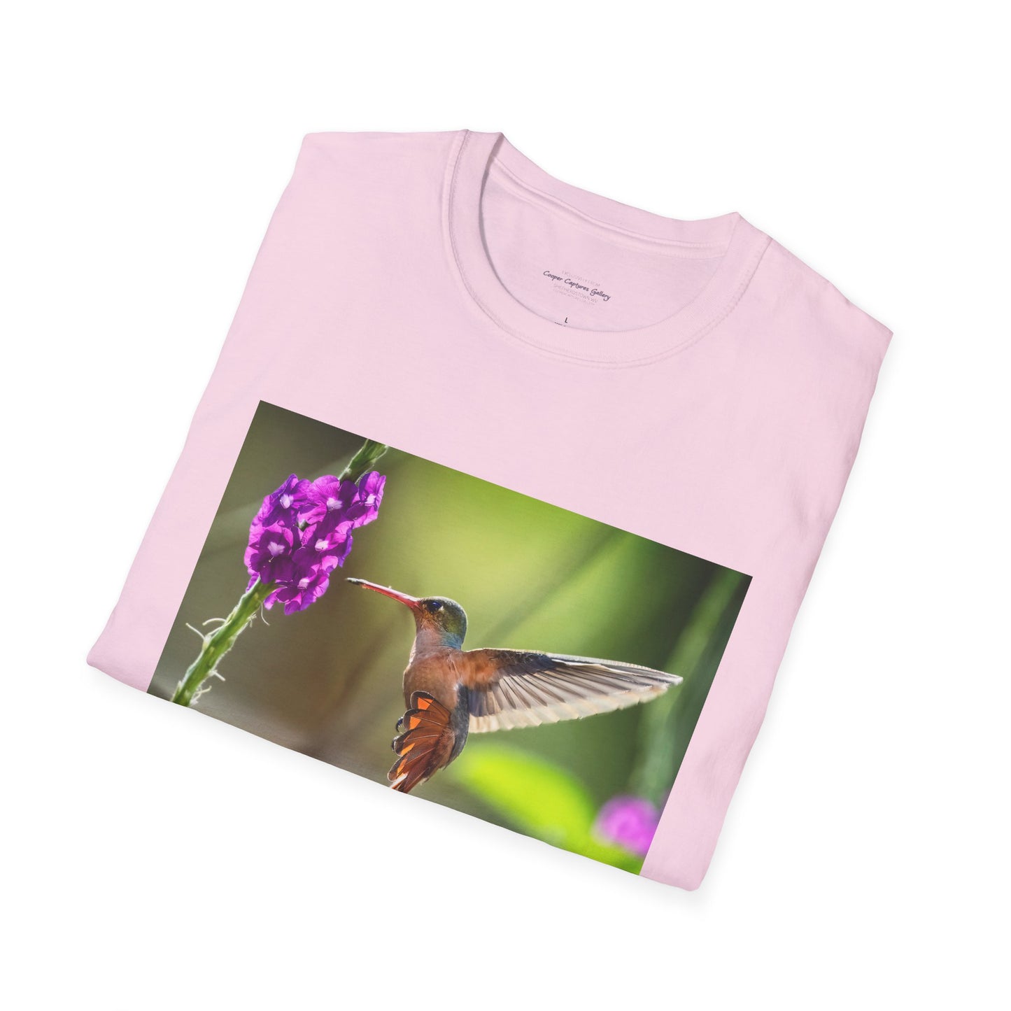 Costa Rican Rufous-tailed hummingbird in flight - T-shirt