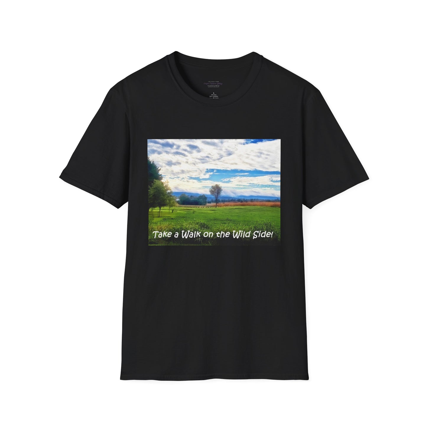 Sunrise sky in spring - T-Shirt