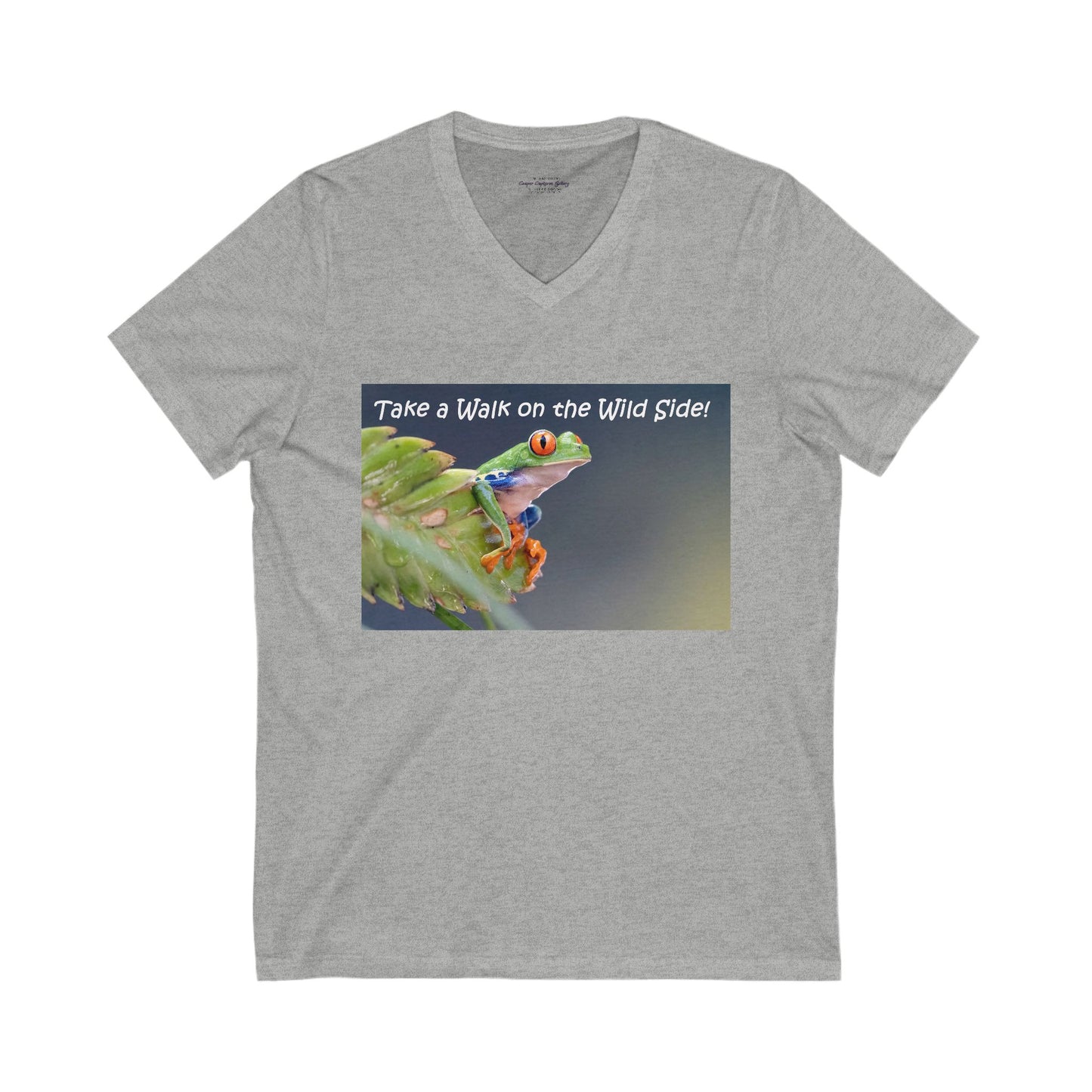 Costa Rican Red-Eyed Tree Frog on a leaf - V-Neck Tee-Shirt