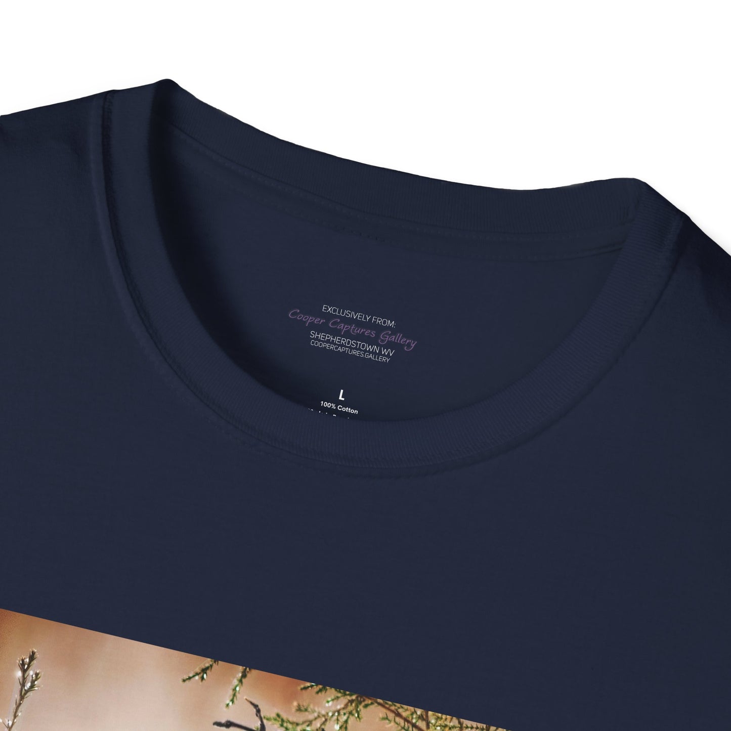 Sparrow sitting in an evergreen surrounded by snow - T-shirt