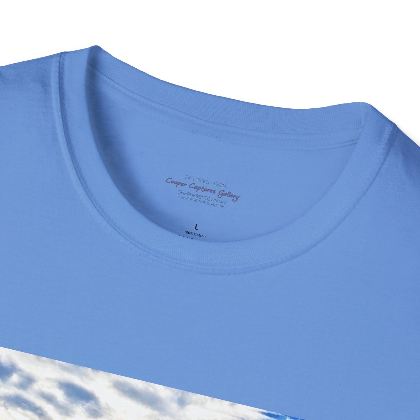 Sunrise sky in spring - T-Shirt